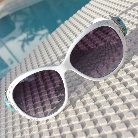 Montana West Sunglasses in White w/Turquoise Flower Concho Accents main image 9